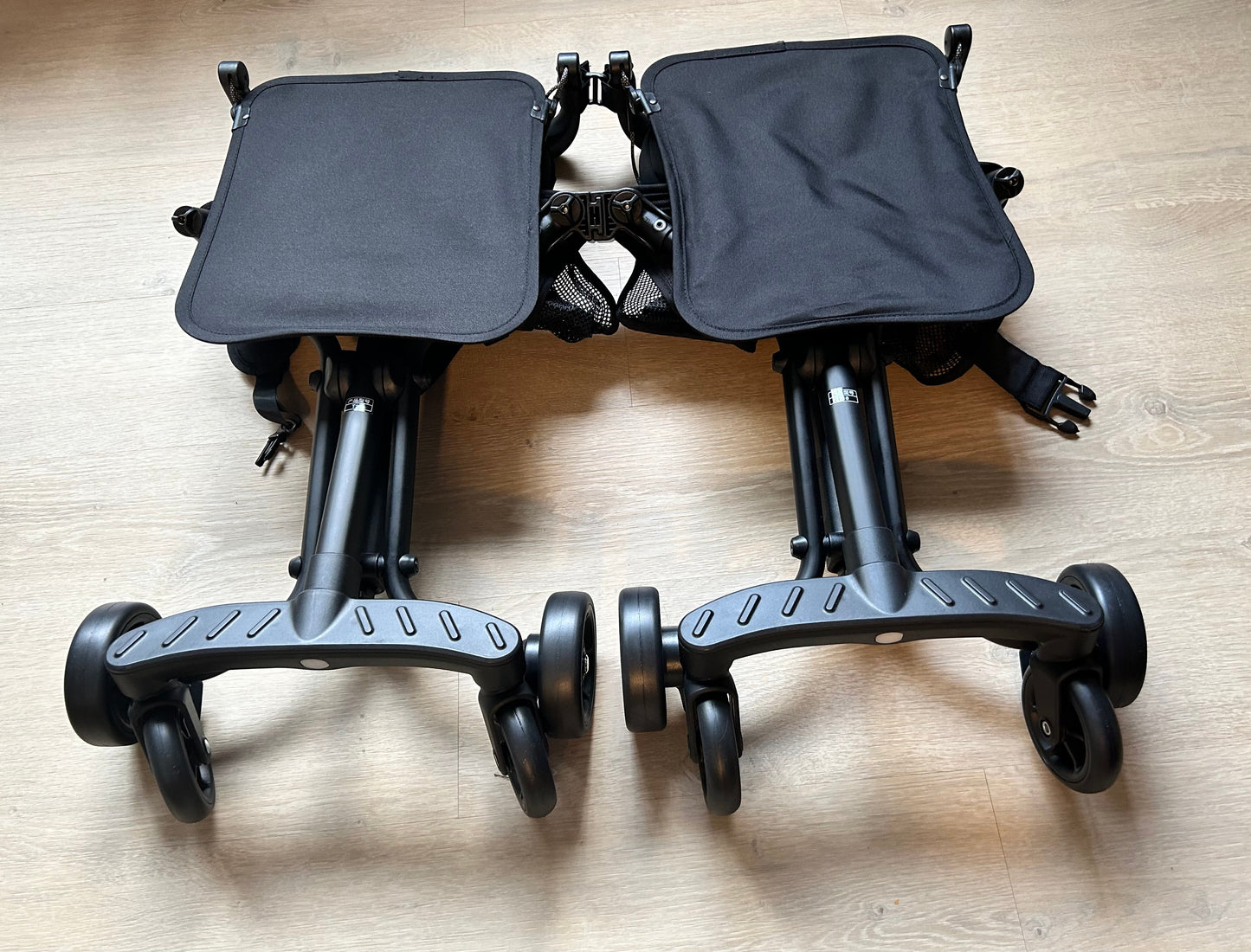 Little Tiger Super Compact Double Stroller (detachable)